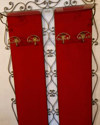 porta abiti a muro del 900