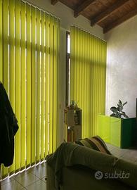 Tende a bande verticali filtranti