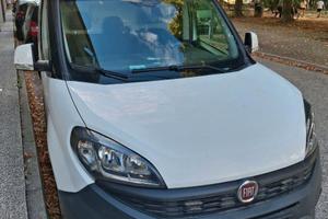 autocarro fiat doblò