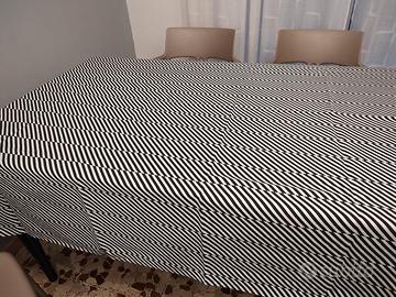 Tovaglia vallesusa bianca e nera 12 posti