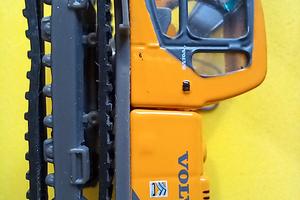 scavatore volvo e camioncino scala HO