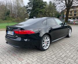 JAGUAR XF 2.0 D 180 CV AWD aut. R-Sport