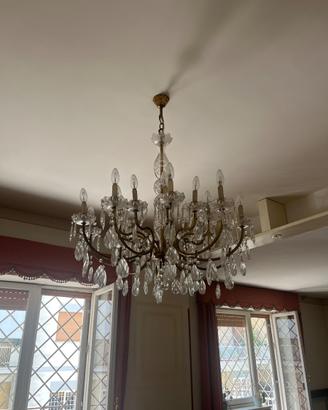 Grande lampadario classico con pendenti in cristal
