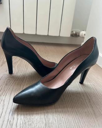 Scarpe varie in blocco