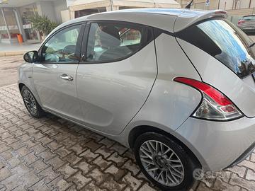 Lancia ypsilon 1.3 multijet