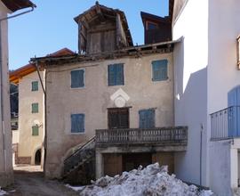 CASA SEMINDIPENDENTE A CAVEDAGO