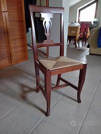 Sedie in legno con seduta impagliata
