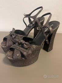 Sandali aperti alti Yves Saint Laurent pitone