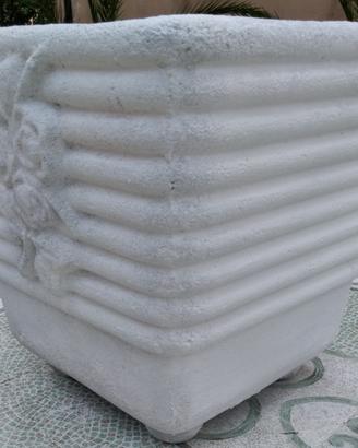 Vaso in cemento per fiori o piante