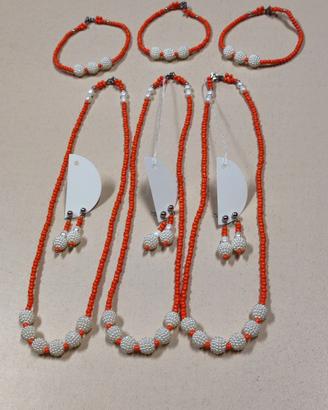 Parure ''Corallo rosso con lamponi bianchi'' 3pz