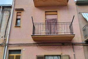 Intero stabile vallelunga pratameno, caltanissetta