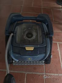Robot per piscina Zodiac RC 4400 rotto