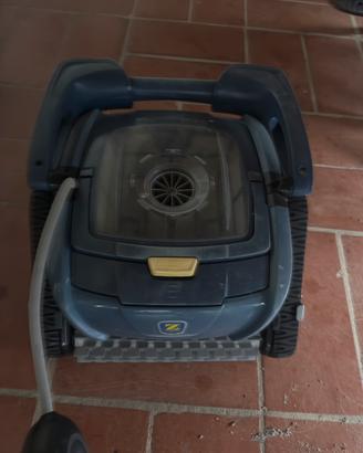 Robot per piscina Zodiac RC 4400 rotto