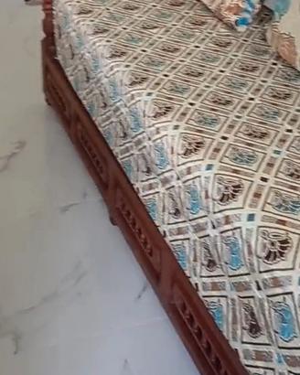 struttura in legno di noce per divani marocchini