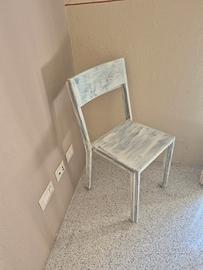 10 tavoli e 40 sedie 