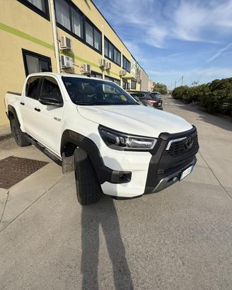 Toyota Hilux Invincible 2.4 150 CV