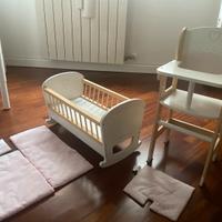 Culla e seggiolino per bambole in legno