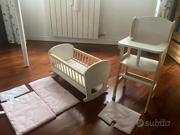 Culla e seggiolino per bambole in legno