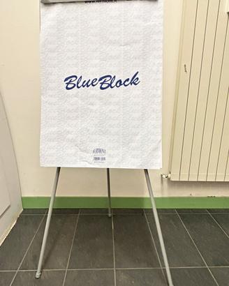 Lavagna a fogli mobili (flip chart) con 3 blocchi