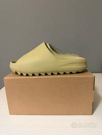 Yeezy slide resin