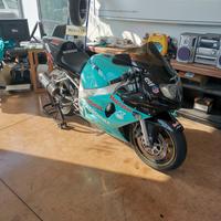 Suzuki GSX R 600 - 2001
