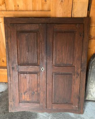 Coppia di ante in legno massello