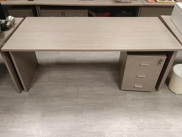Scrivania ufficio 