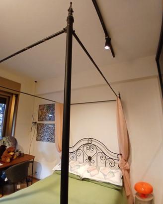 Letto a baldacchino