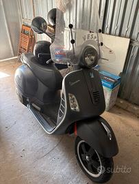Vespa 300 gts