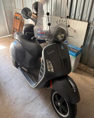 Vespa 300 gts