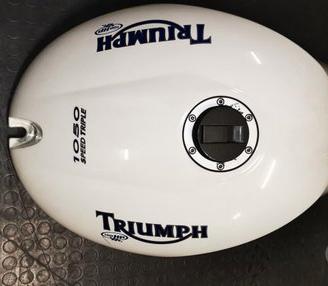 serbatoio benzina triumph speed triple 1050