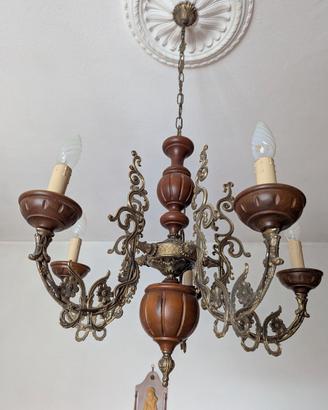 Lampadario vintage in stile barocco