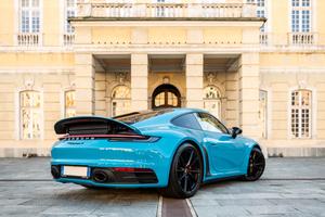 Porsche Carrera S 911 992 blu miami full optional