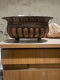 Bacile in rame sbalzato prob tra XVI-XIX SEC