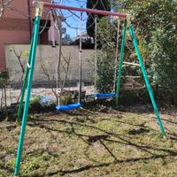 altalena in ferro da giardino 