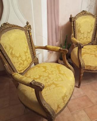 Coppia di poltrone antiche