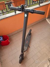 Monopattino elettrico E25E