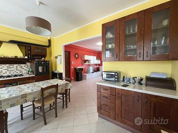 4 LOCALI A AMELIA