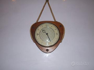 OROLOGIO MERCEDES ANNI 50 DA PARETE, CON CORDA