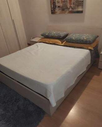 Letto matrimoniale con contenitore