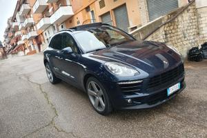 Porsche Macan 3.0 TDI 250 CV tetto