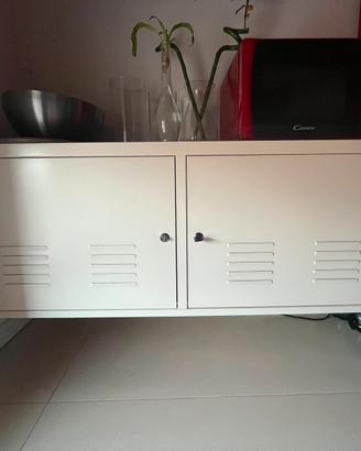 Mobile bianco da cucina