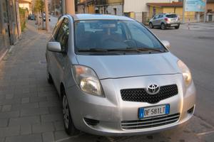 Toyota Yaris 1.0 3 porte Sol