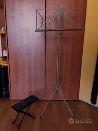 Leggio e poggia piede per chitarra