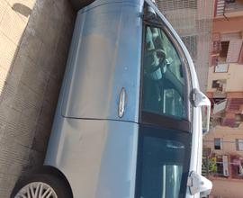 Lancia y - 2004