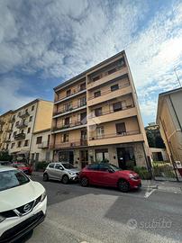 5 LOCALI A PRATO