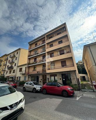 5 LOCALI A PRATO