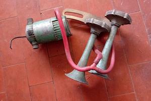 Trombe auto originali anni 60.