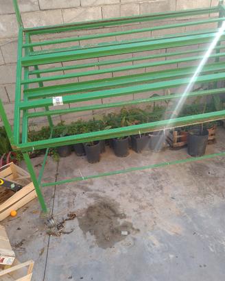 scaffalatura in ferro