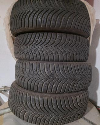 Pneumatici invernali Hankook 185/65 R15 88T W452